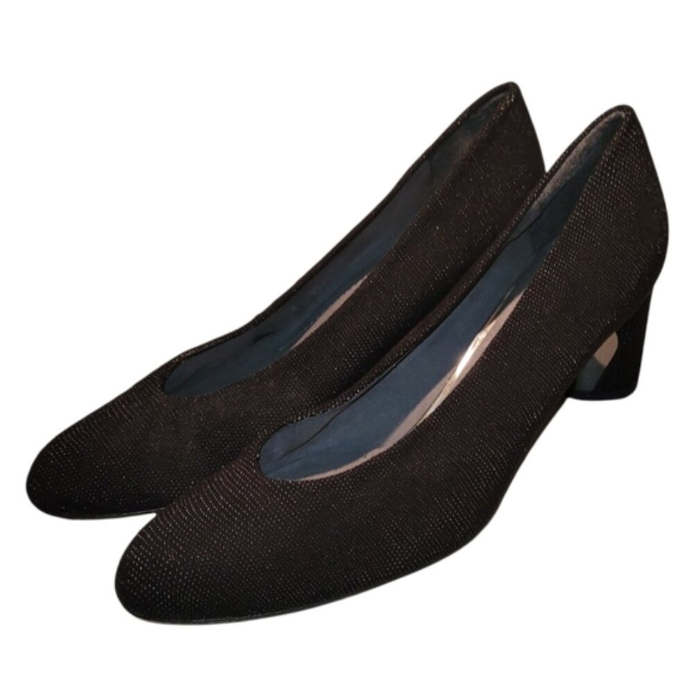 STUART WEITZMAN CHICPUMP Black Goosebump Napa Leather, Size 7.5